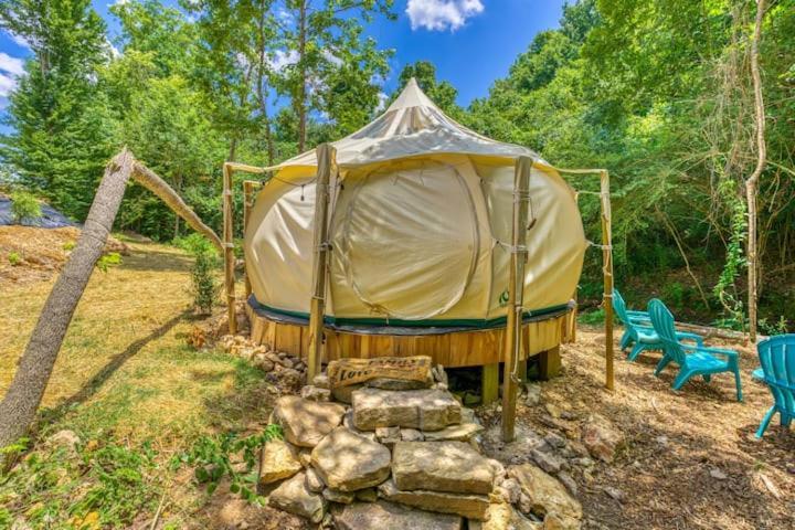 The Aries-A Stargazing, Luxury Glamping Tent Rogersville Exterior photo